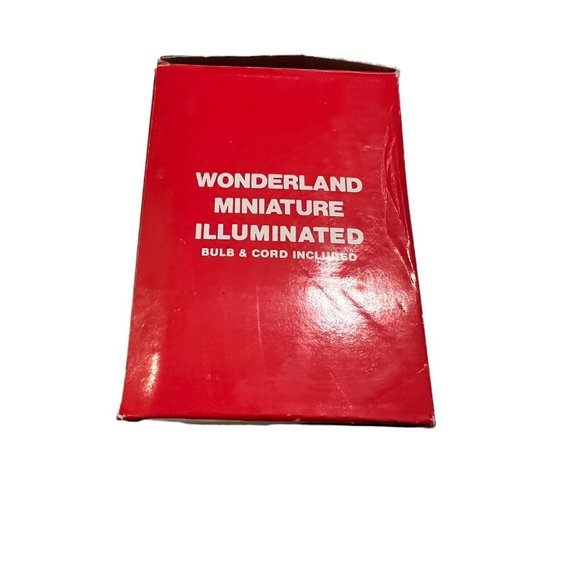 Wonderful Miniature 5"  Illuminated Porcelain  FIRE HOUSE Hand Painted Studio 5 - Picture 8 of 9